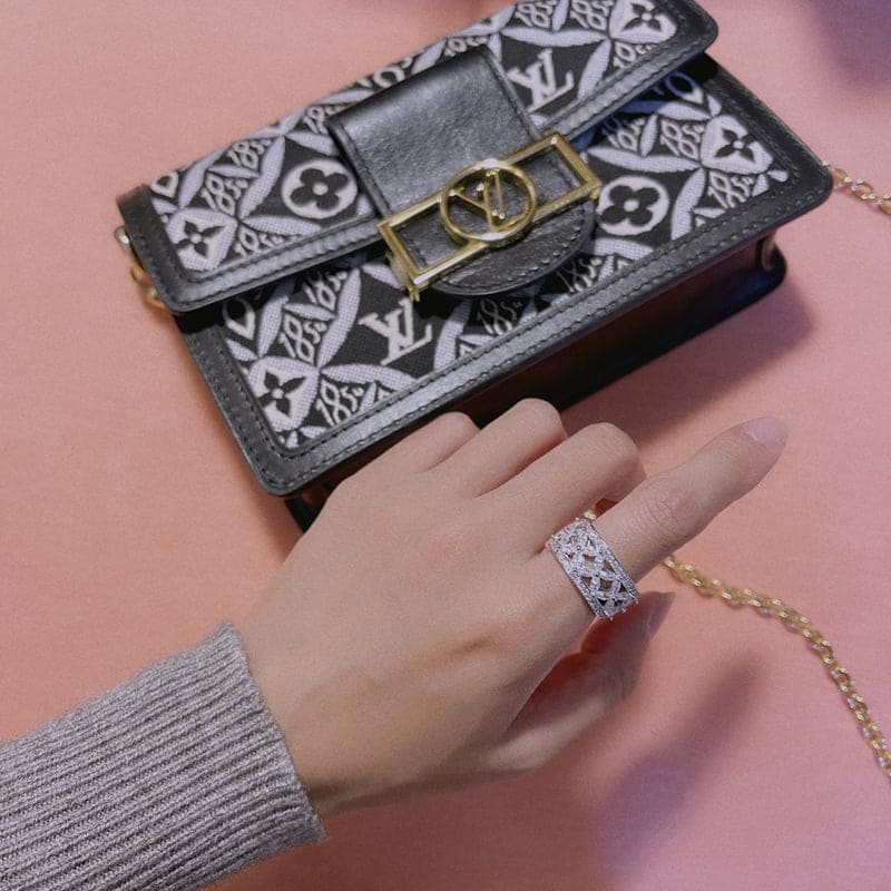 18K Tiffany Victoria Ring