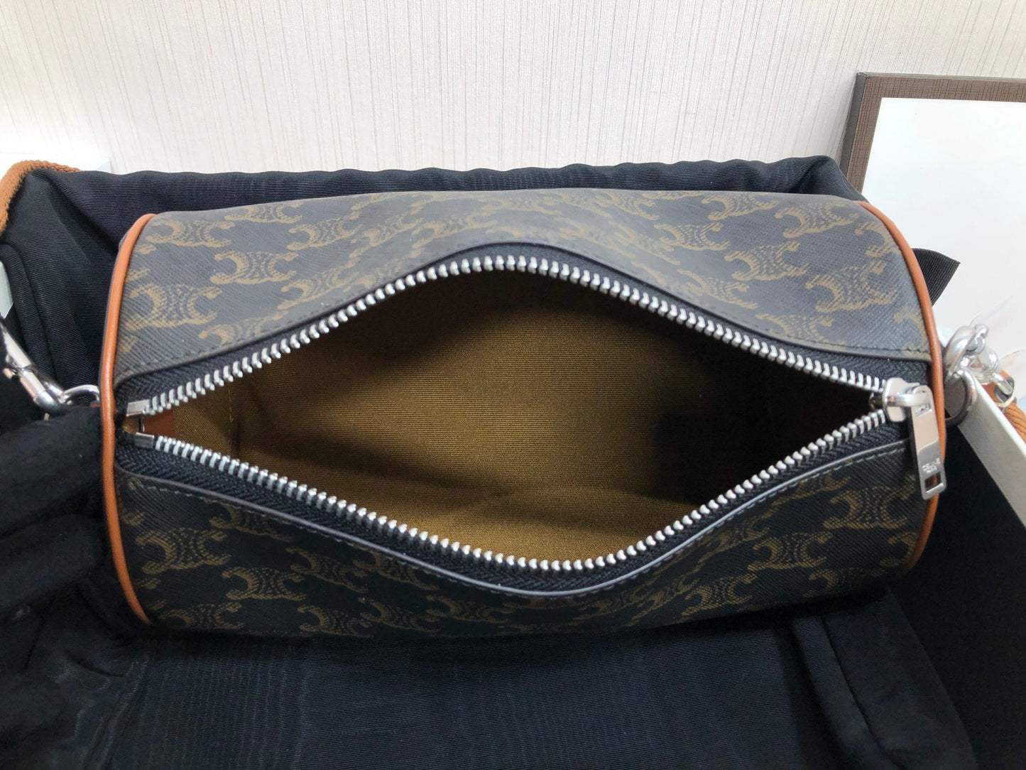 CELINE CYLINDRICAL 22 BAG BLACK PATTERN COWHIDE