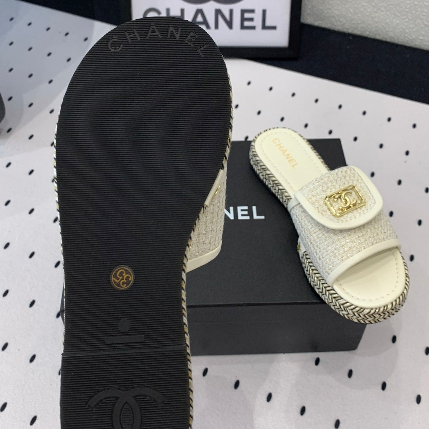 CHANEL Double Women New Trendy Calfskin Slippers White
