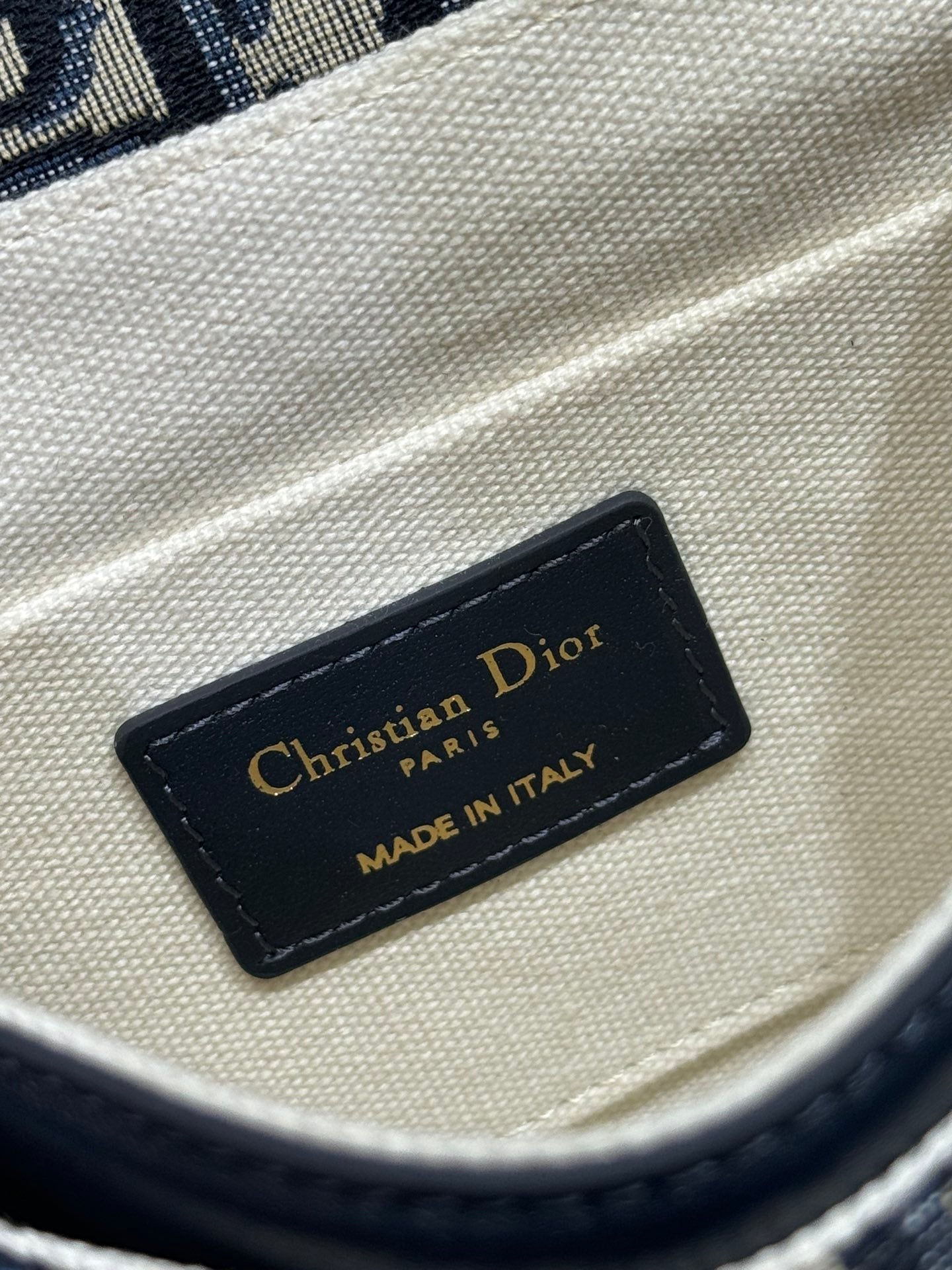 DIOR SMALL 19 MONTAIGNE AVENUE TOP HANDLE BAG BLUE OBLIQUE JACQUARD AND BLACK SMOOTH CALFSKIN