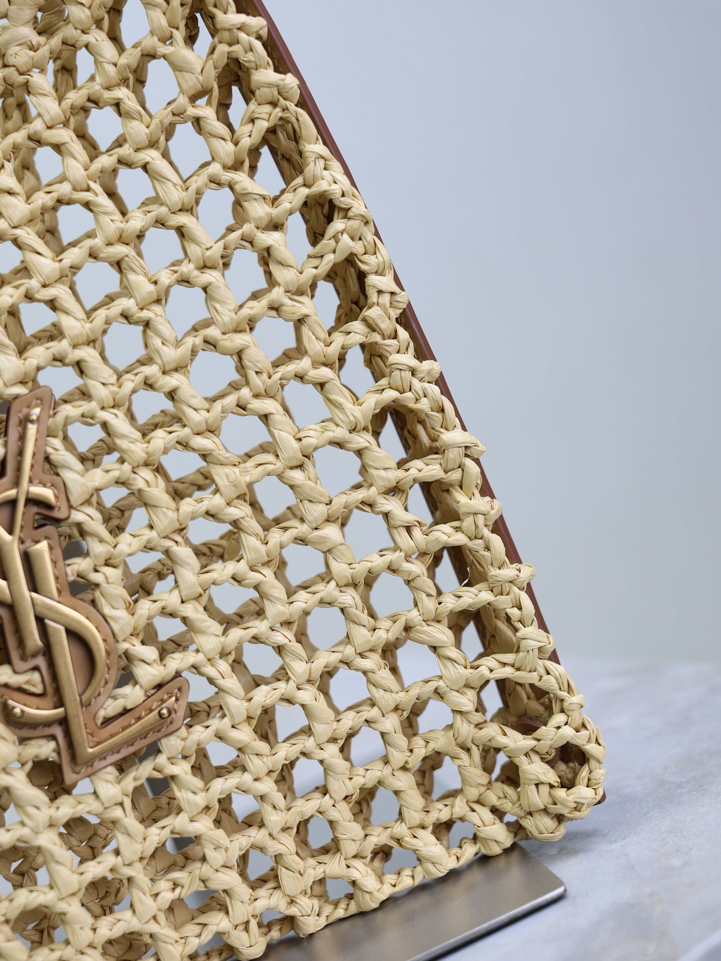 OXALIS 25 IN RAFFIA CROCHET AND LEATHER VINTAGE BROWN