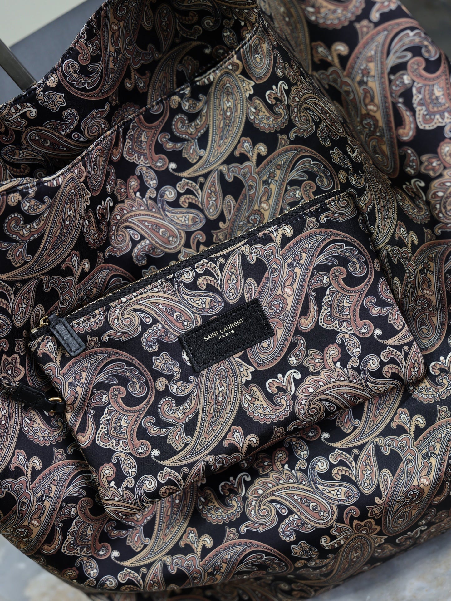 YSL 25S AMALIA 50 IN NAVY MULTICOLOR SILK TWILL GOLD HARDWRE