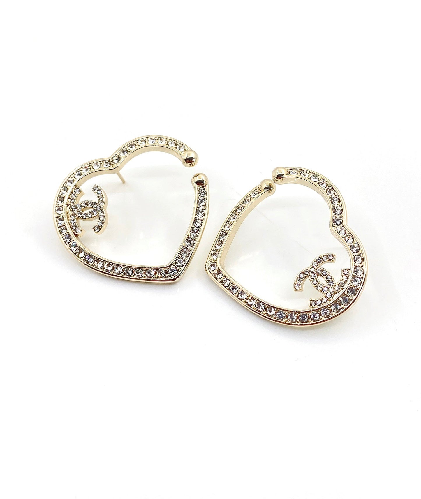 18K Chanel Diamond Heart Earrings
