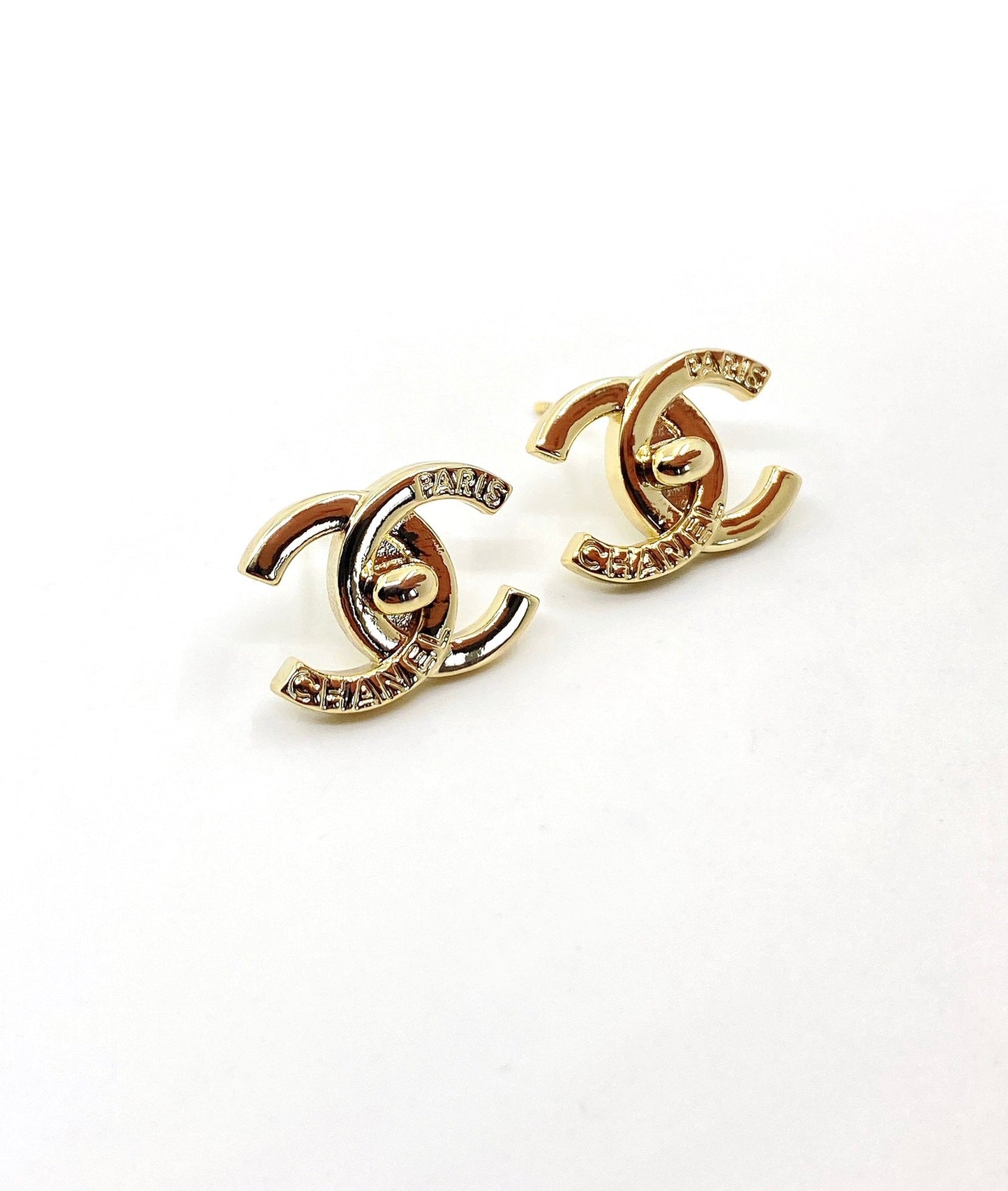 18K Chanel Gold Earrings