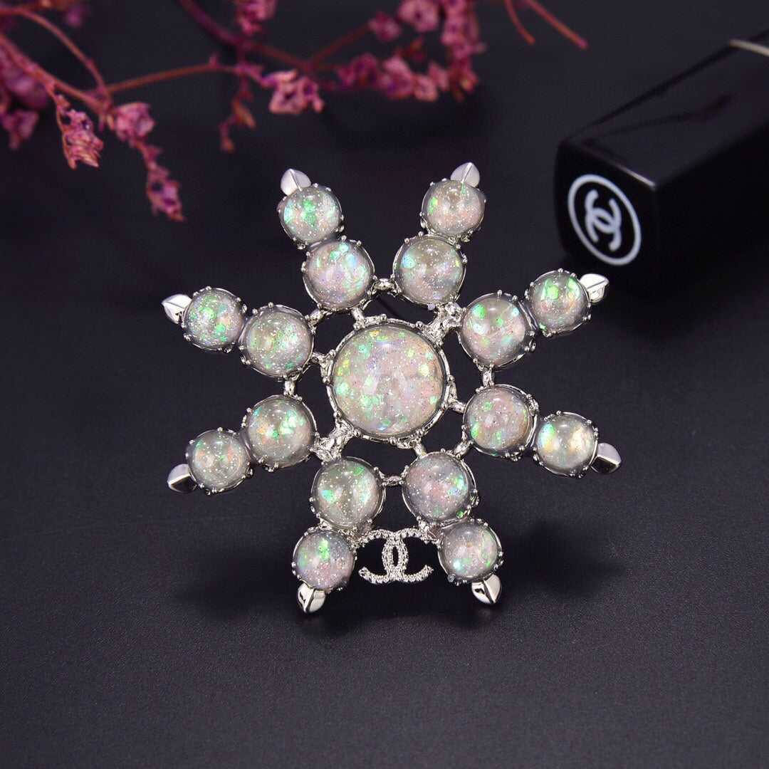 18K Chanel Flower Crystals Brooch