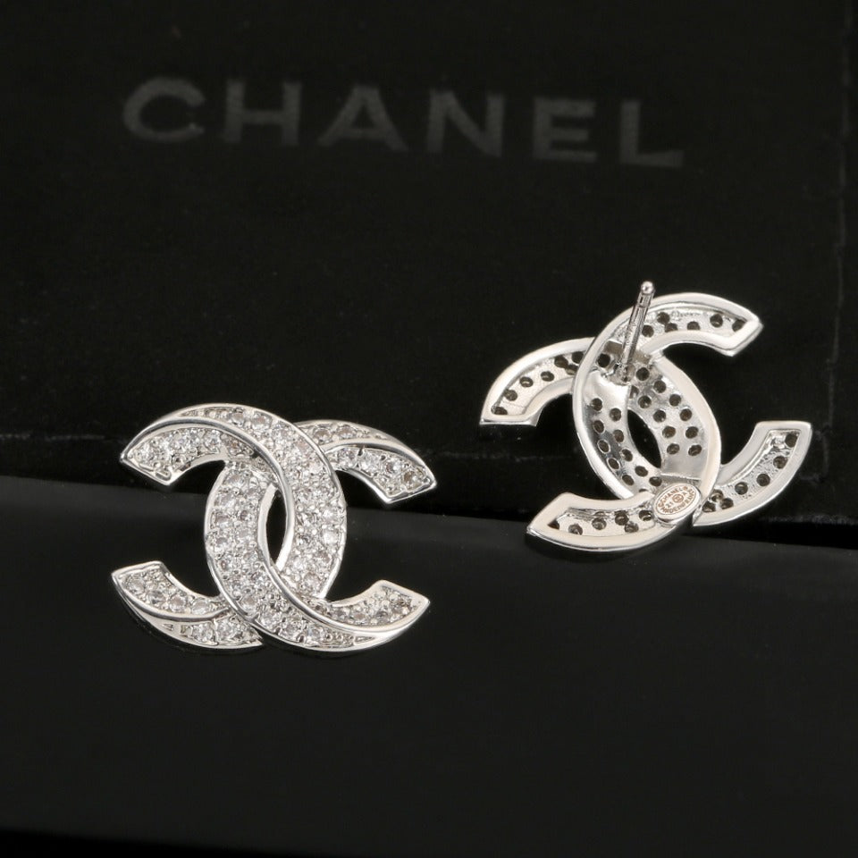 18K Chanel Diamonds Earrings