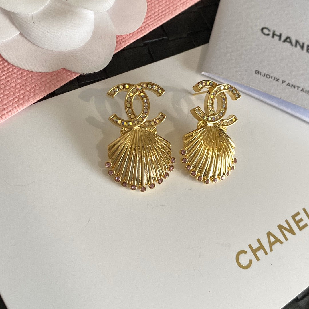 18K Chanel Shell Pendant Earrings
