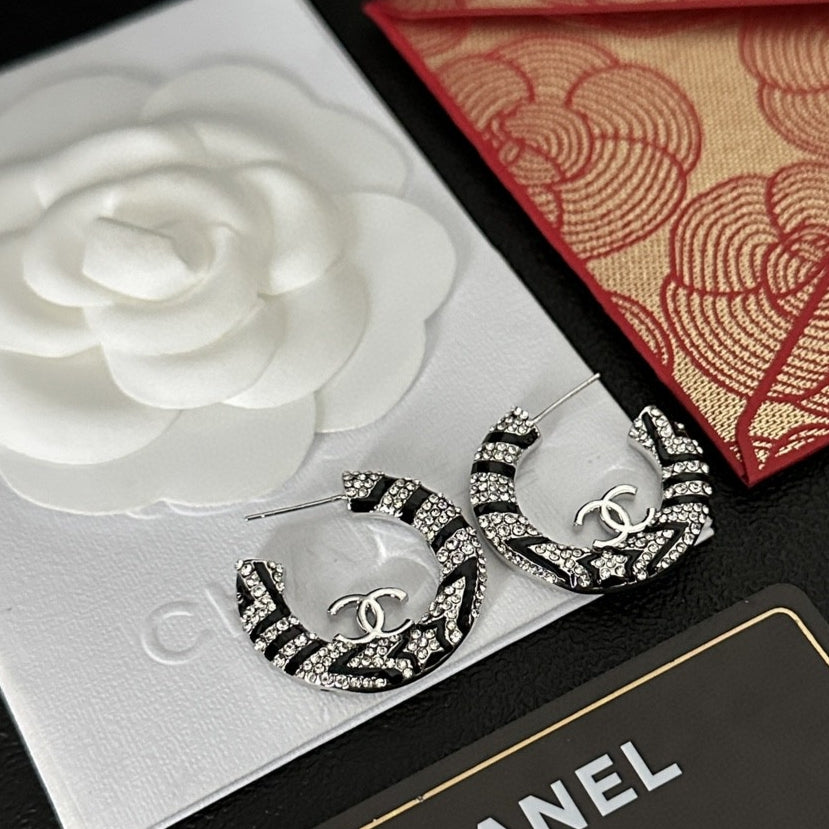 18K Chanel Black Diamonds Earrings