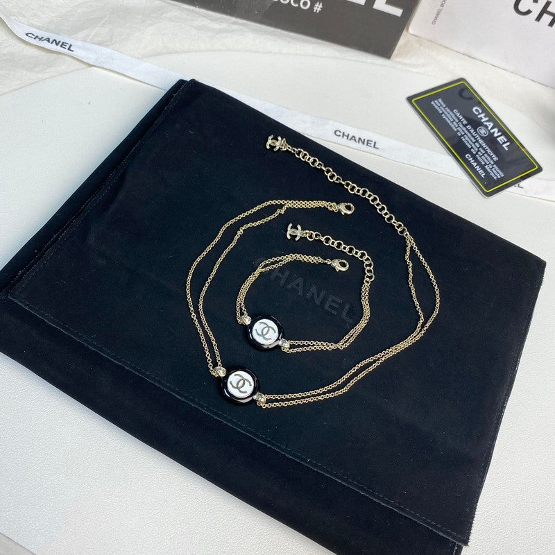 18K Chanel Chain Choker Necklace