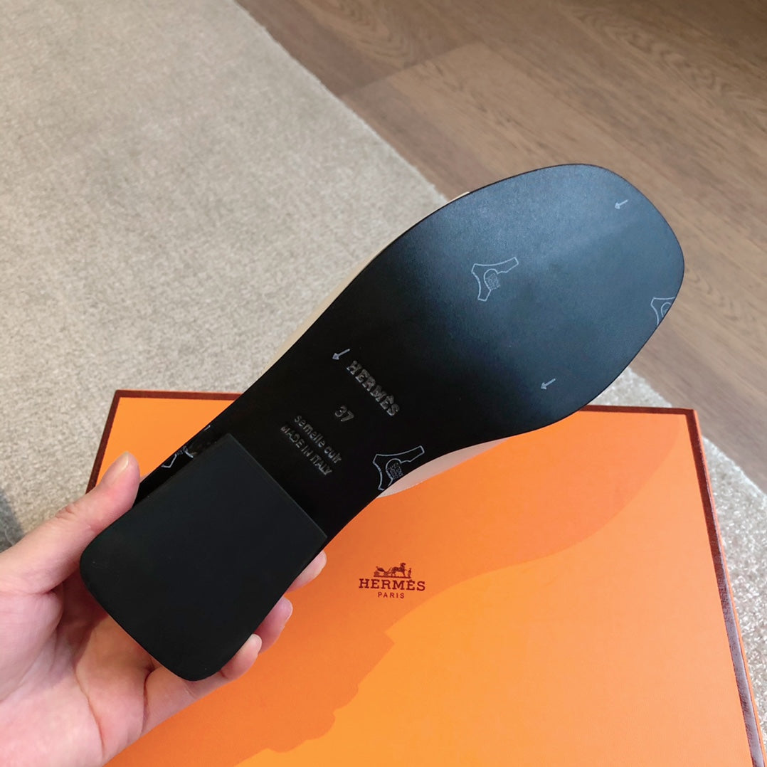 HERMES ISLE SANDAL WHITE CALFSKIN