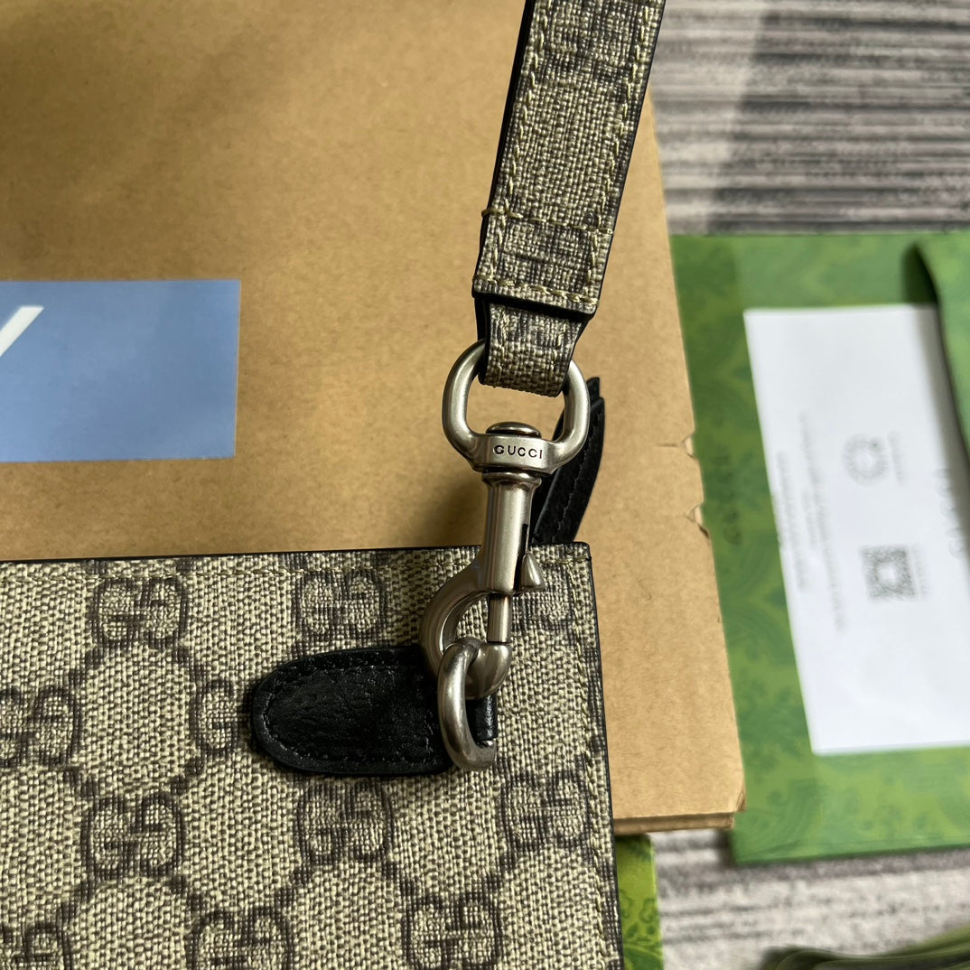 GUCCI NEO VINTAGE 26 SUPREME POUCH IN BEIGE AND EBONY CANVAS