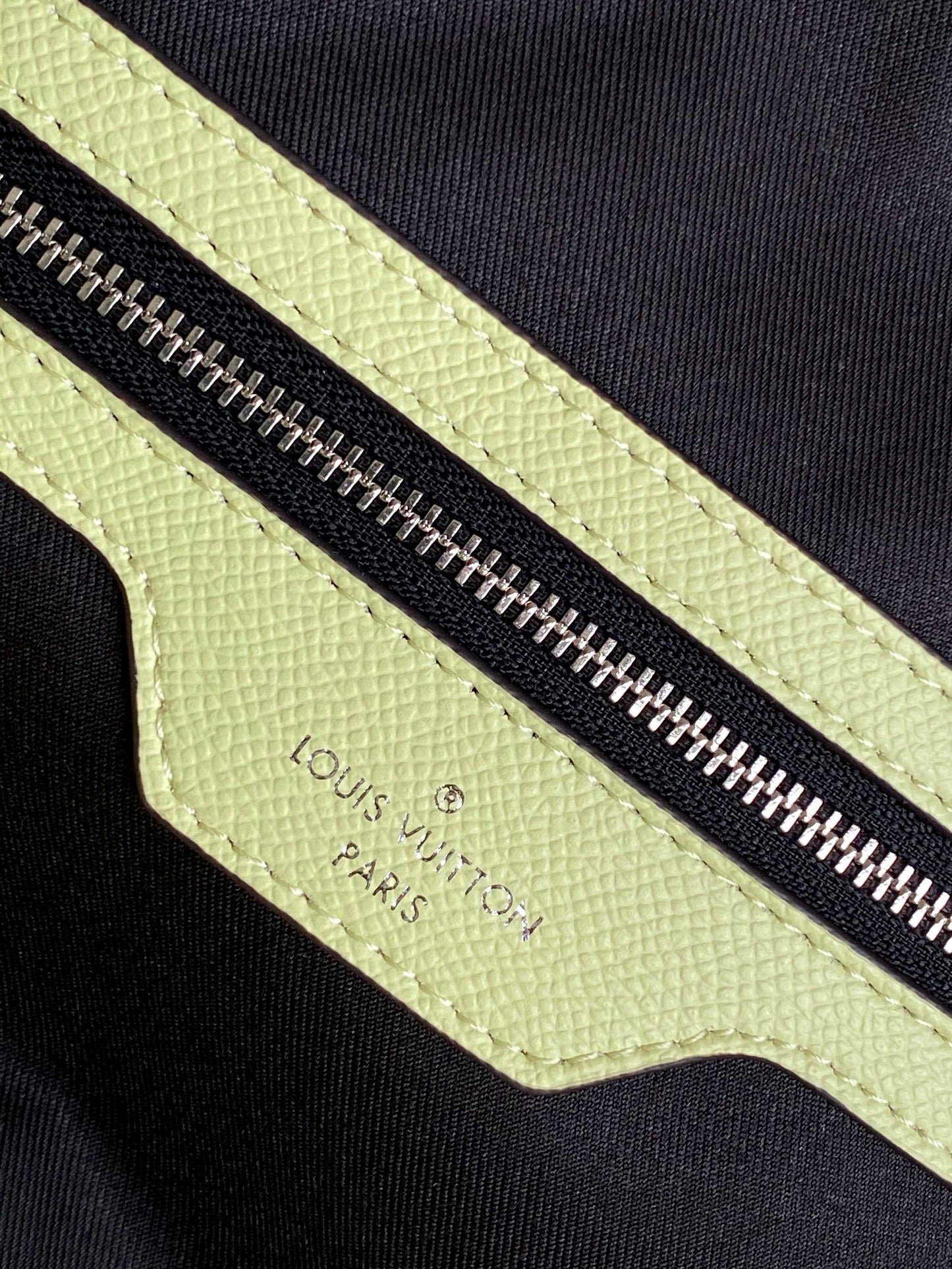 LOUIS VUITTON LV 25S KEEPALL BANDOULIÈRE 45 IN LIGHT OLIVE GREEN CALFSKIN SILVER HARDWARE