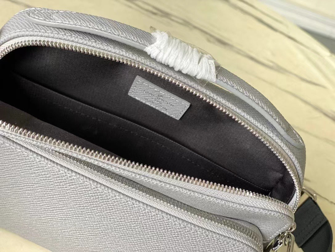 LOUIS VUITTON AVENUE MESSENGER 22 IN HARBOR GRAY CALFSKIN