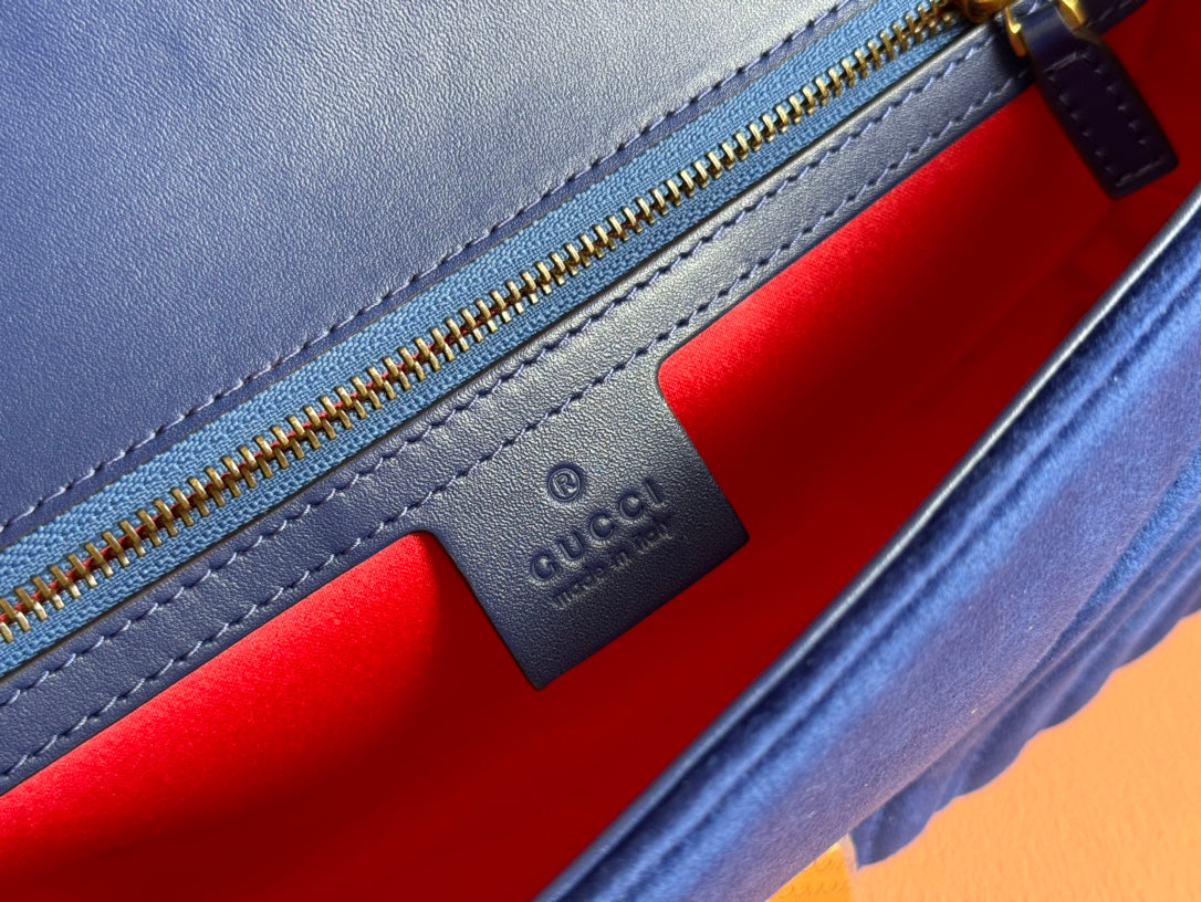 GUCCI 25S MARMONT 26 CM IN DARK BLUE VELVET WITH GOLD HARDWARE