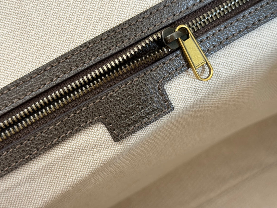 GUCCI SAVOY LARGE DUFFLE BAG 50 IN BEIGE AND EBONY SUPREME CANVAS