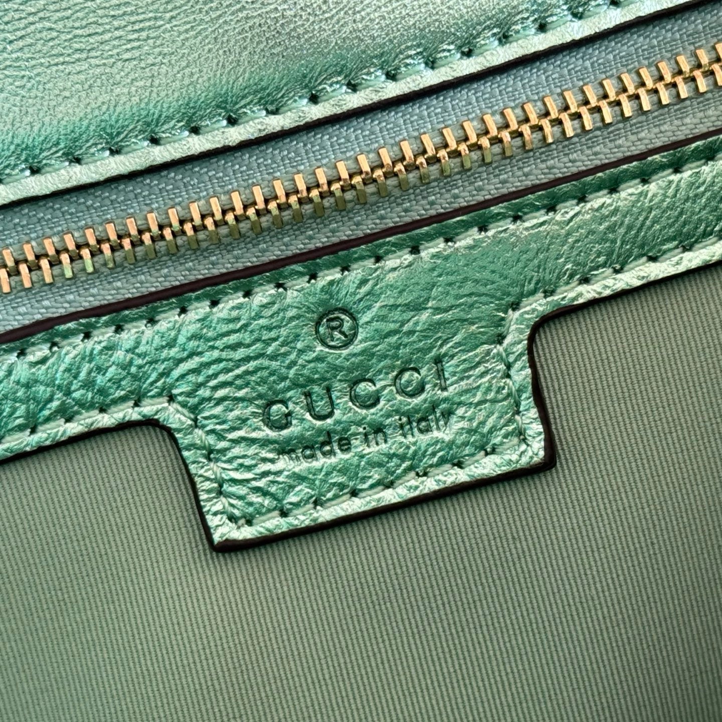 GUCCI 26S MARMONT BAG 26 IN METALLIC PALE GREEN LAMBSKIN