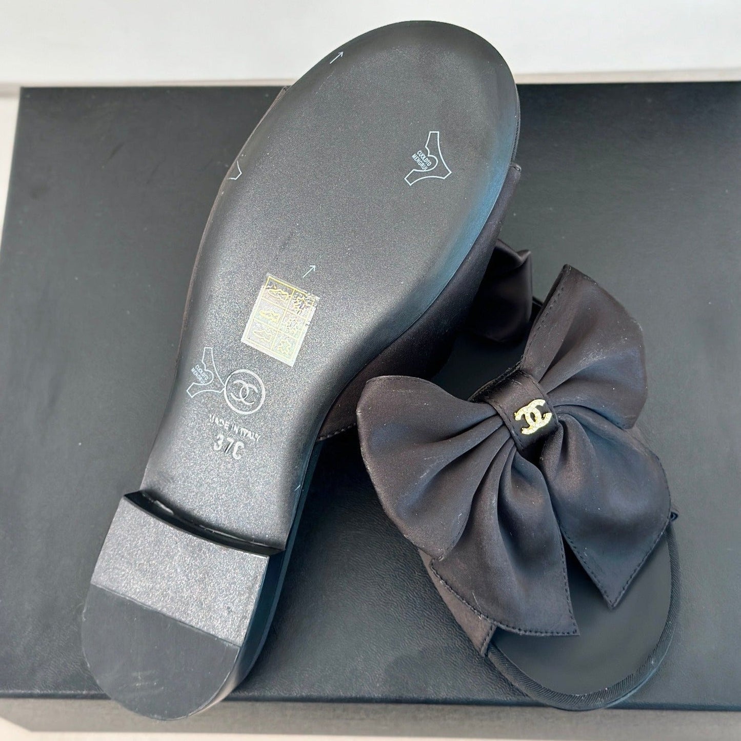 CHANEL Double big bow flat sandals Sheepskin Black