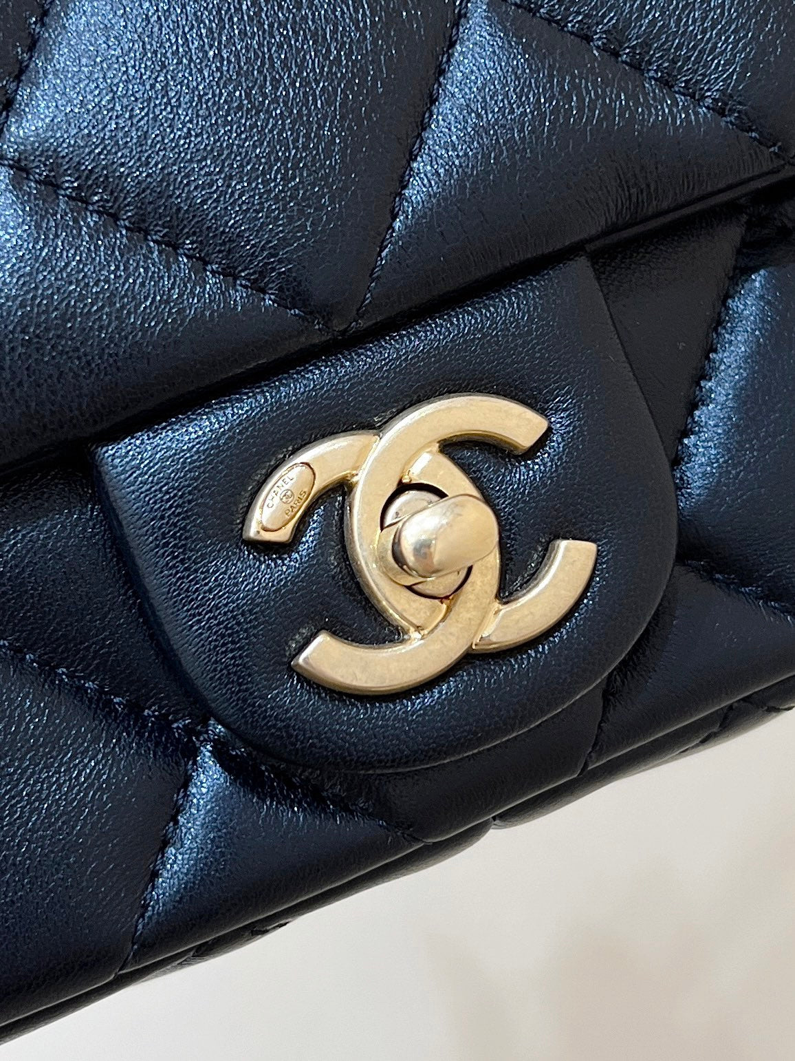 CHANEL 25S CROSSBODY HANDBAG 17 IN BLACK LAMBSKIN GOLD HARDWARE