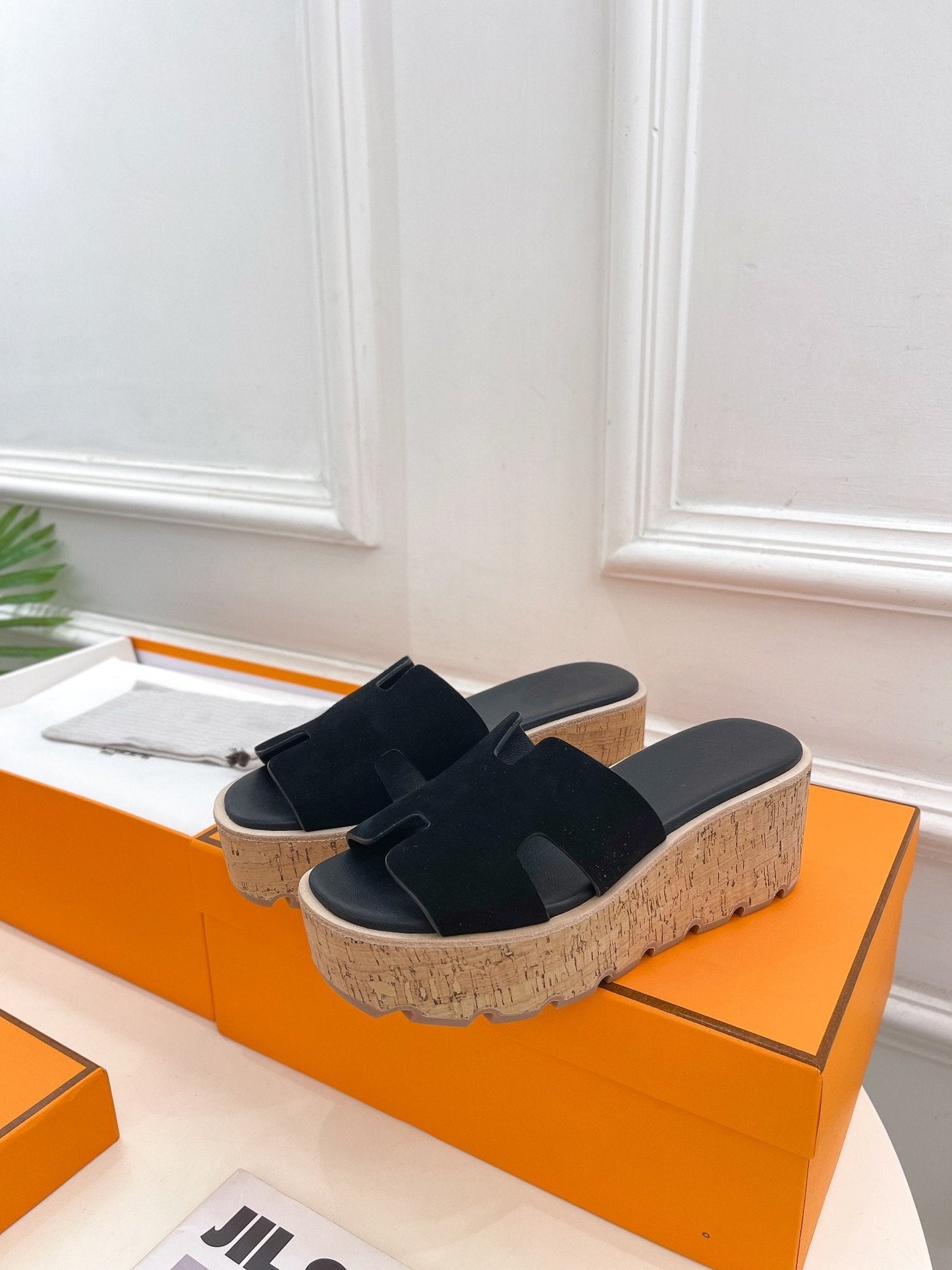 HERMES Eze 30 Sandal Black Suede