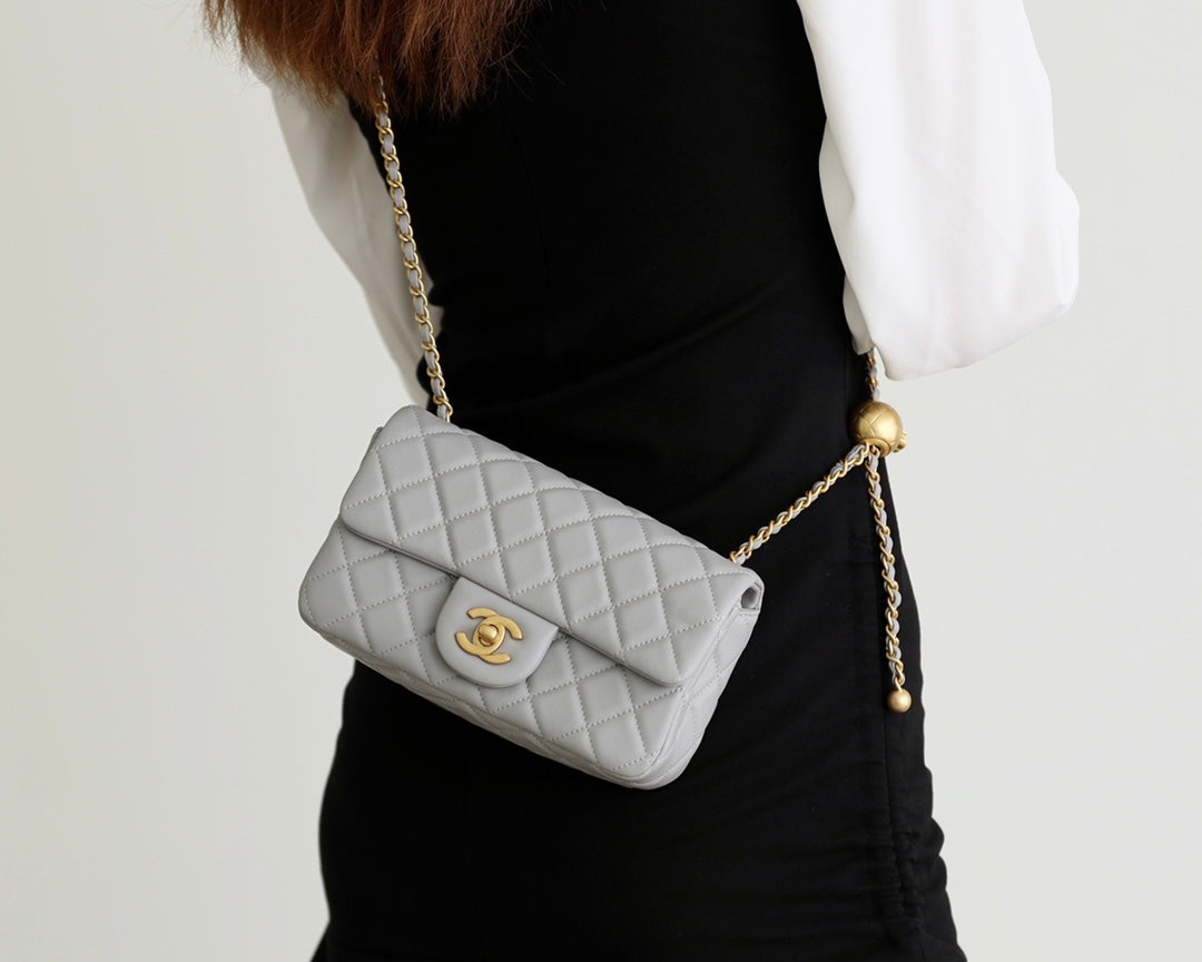 CHANEL FLAP BAG 20CM GREY LAMBSKIN GOLD HARDWARE