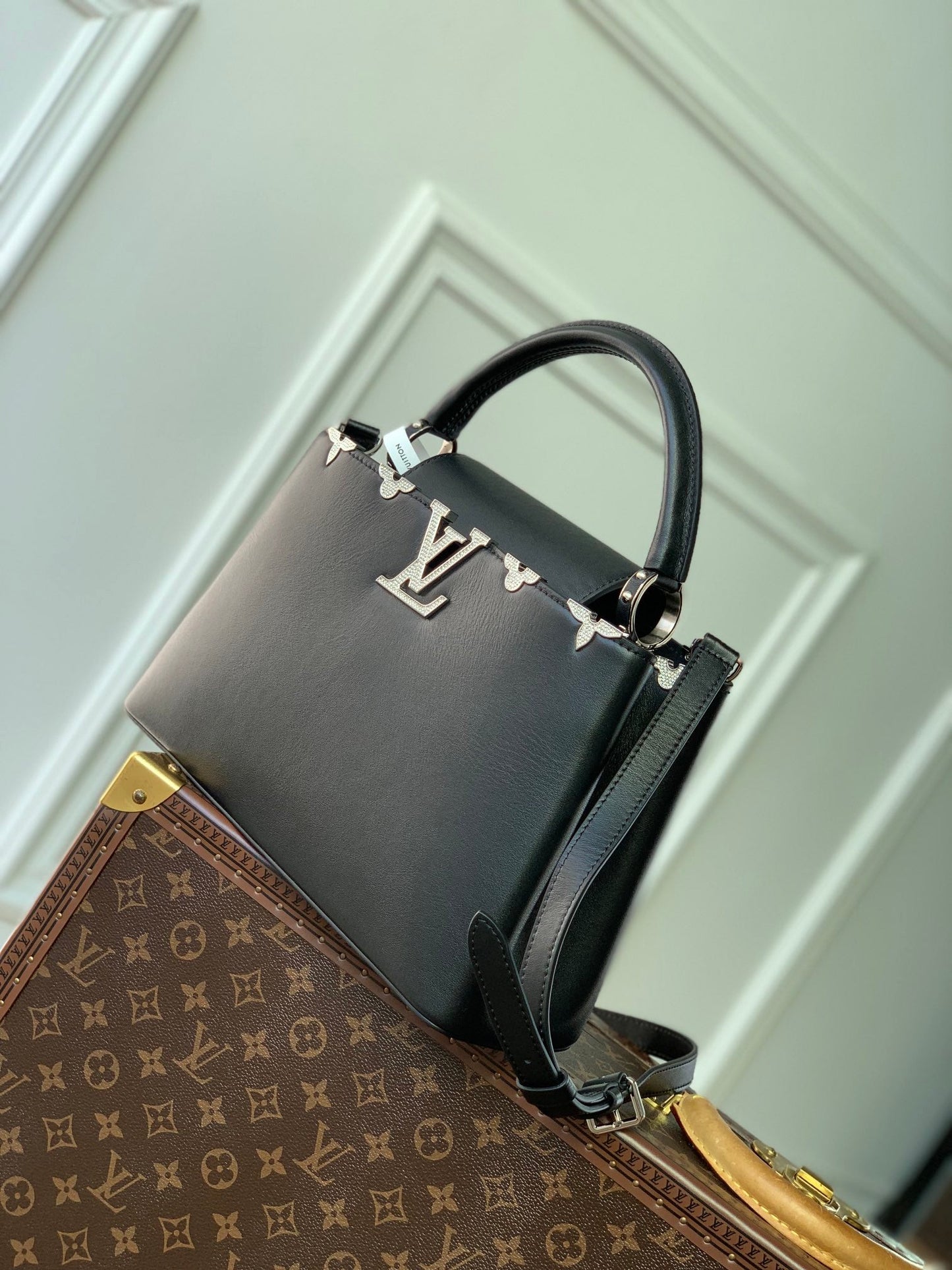 LOUIS VUITTON CAPUCINES MM 31 BLACK TAURILLON SILVER HARDWARE