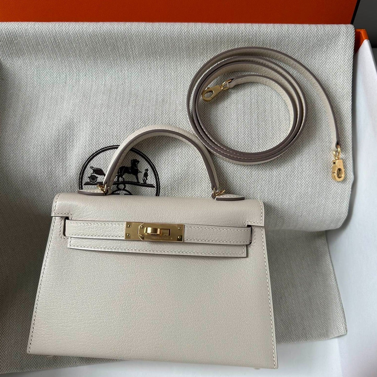 HERMES KELLY MINI 20 WHITE CHEVRE GOLD HARDWARE