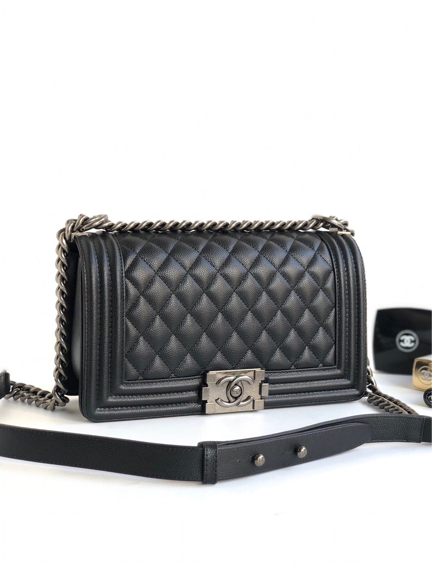 CHANEL MEDIUM 25 BOY BAG IN BLACK LAMBSKIN SILVER HARDWARE