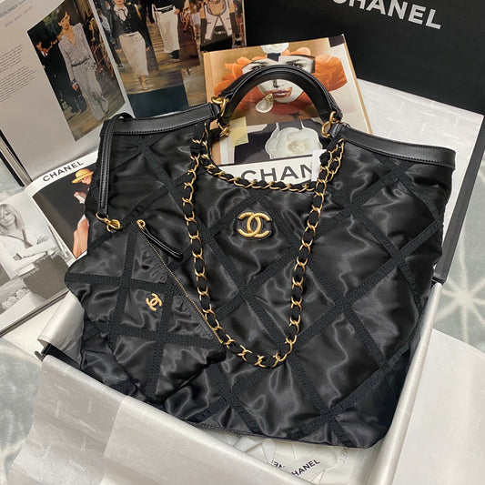 CHANEL TOTE BAG 44 IN BLACK NYLON GOLD HARDWARE