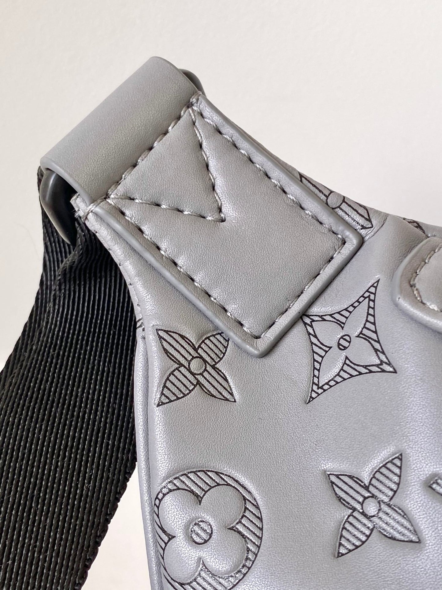 LOUIS VUITTON LV 25S DISCOVERY BUMBAG 44 IN TAUPE GRAY EMBOSSED MONOGRAM ECLIPSE CALFSKIN