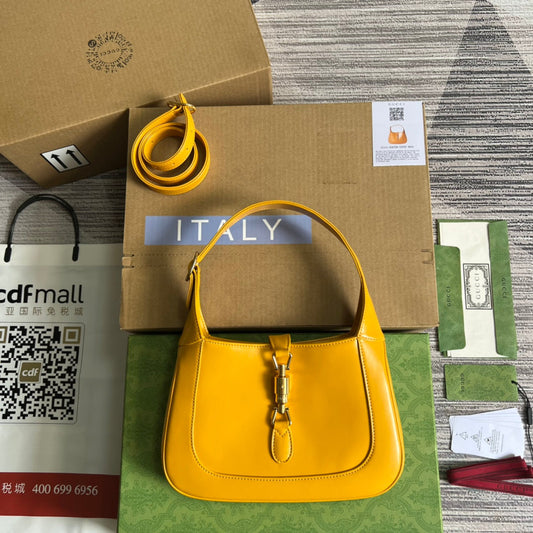 GUCCI JACKIE SMALL 28 SHOULDER BAG IN YELLOW CALFSKIN