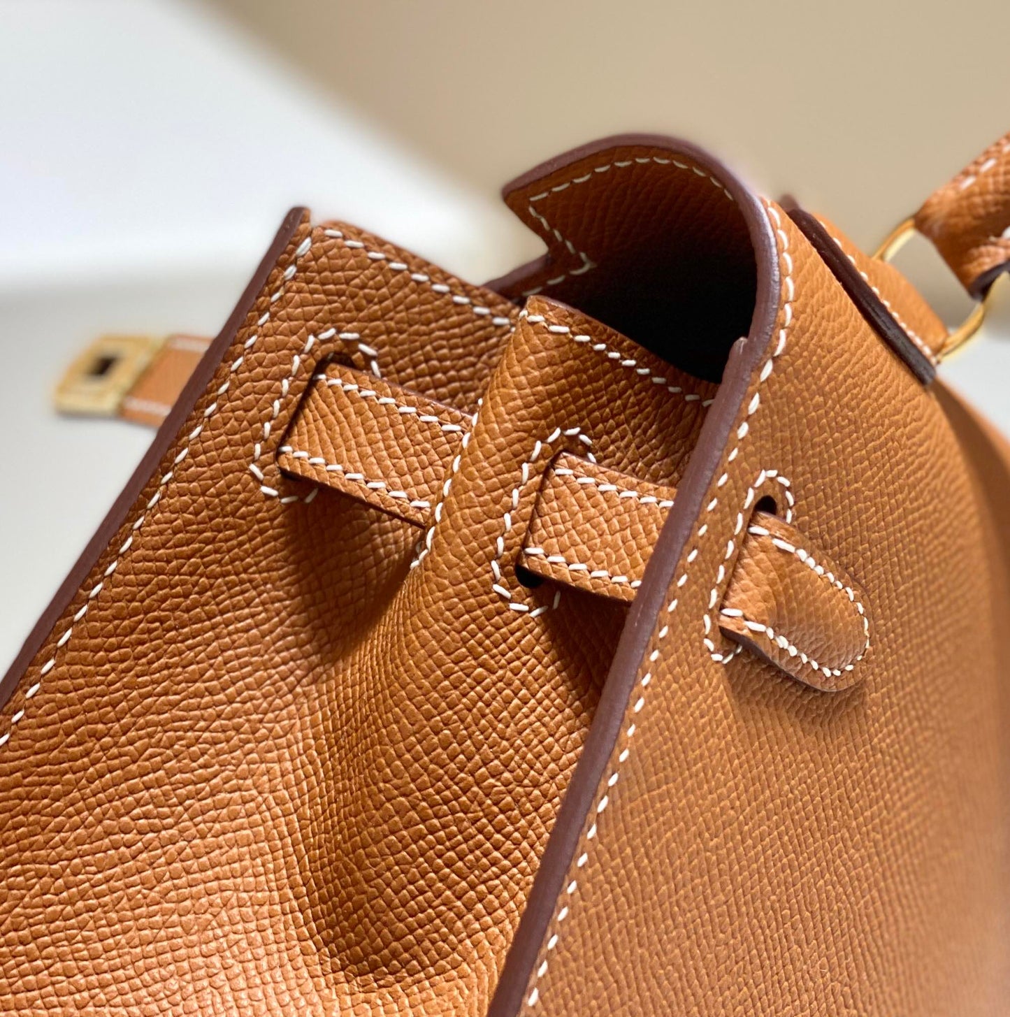 HERMES KELLY MINI 20 BAG IN BRONZE BROWN CALFSKIN WITH GOLD HARDWARE