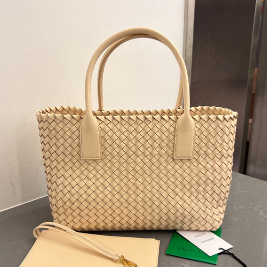 BOTTEGA VENETA SMALL CABAT 32 IN CREAM LAMBSKIN