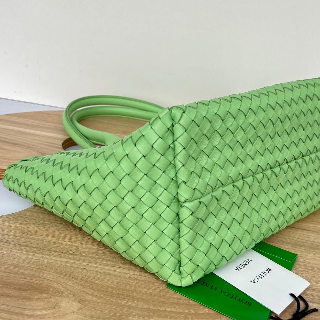 BOTTEGA VENETA SMALL CABAT 32 IN LIGHT GREEN LAMBSKIN