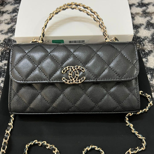 CHANEL KELLY 18 BAG IN BLACK CALFSKIN WITH GOLD HARDWARE