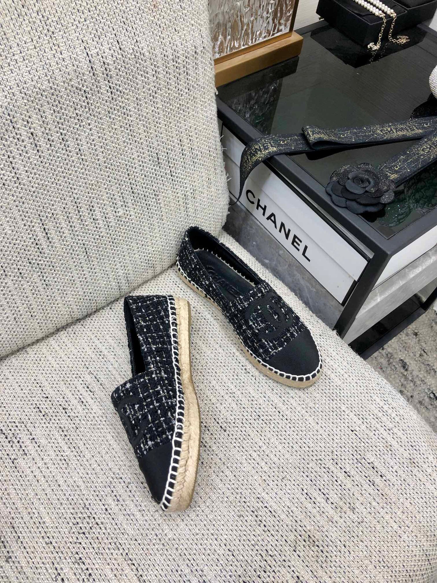 CHANEL LOAFER IN BLACK MIX WHITE WOOL TWEED