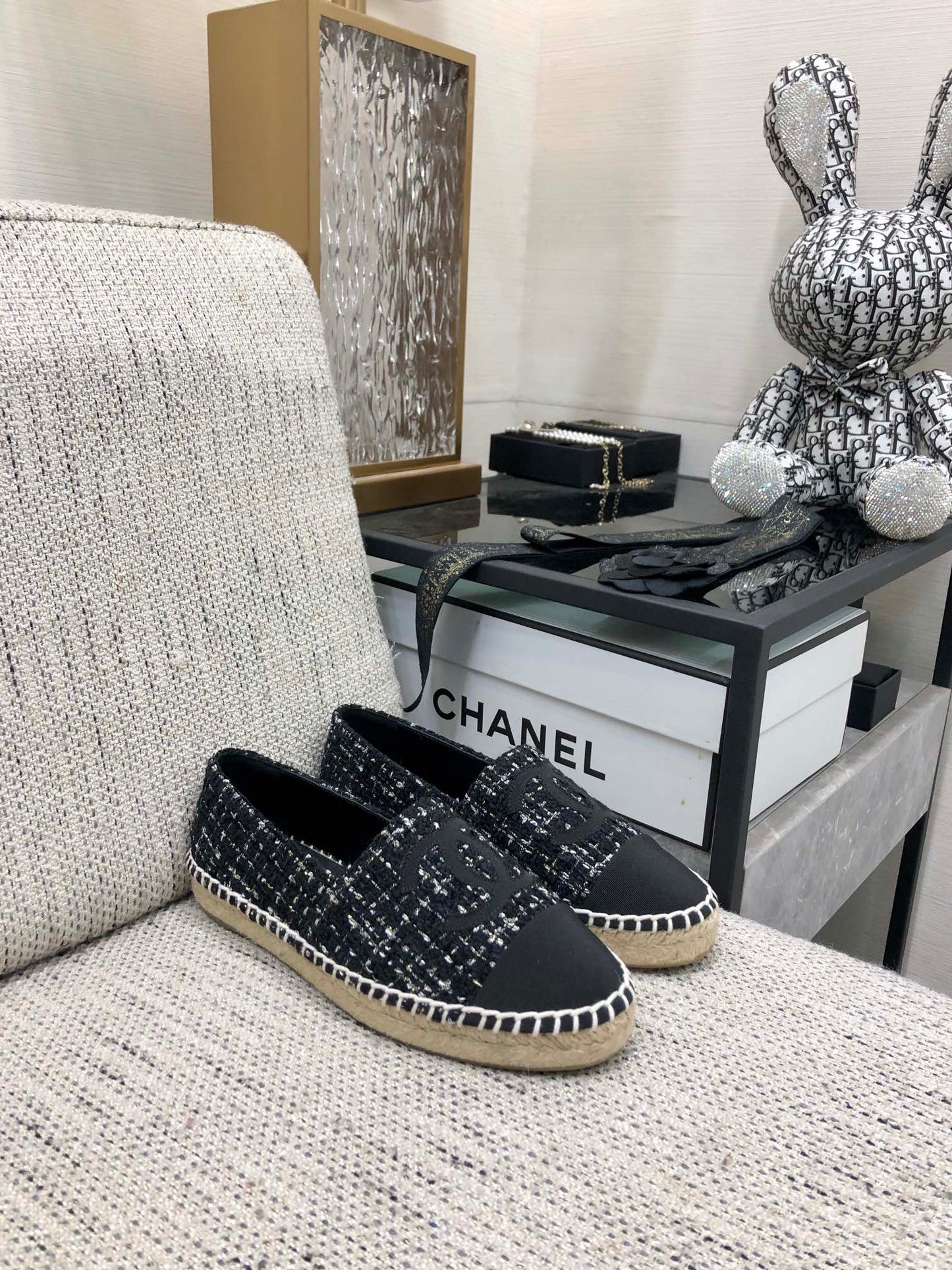 CHANEL LOAFER IN BLACK MIX WHITE WOOL TWEED
