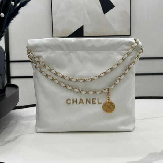 CHANEL MEDIUM 37 HANDBAG IN WHITE CALFSKIN GOLD HARDWARE