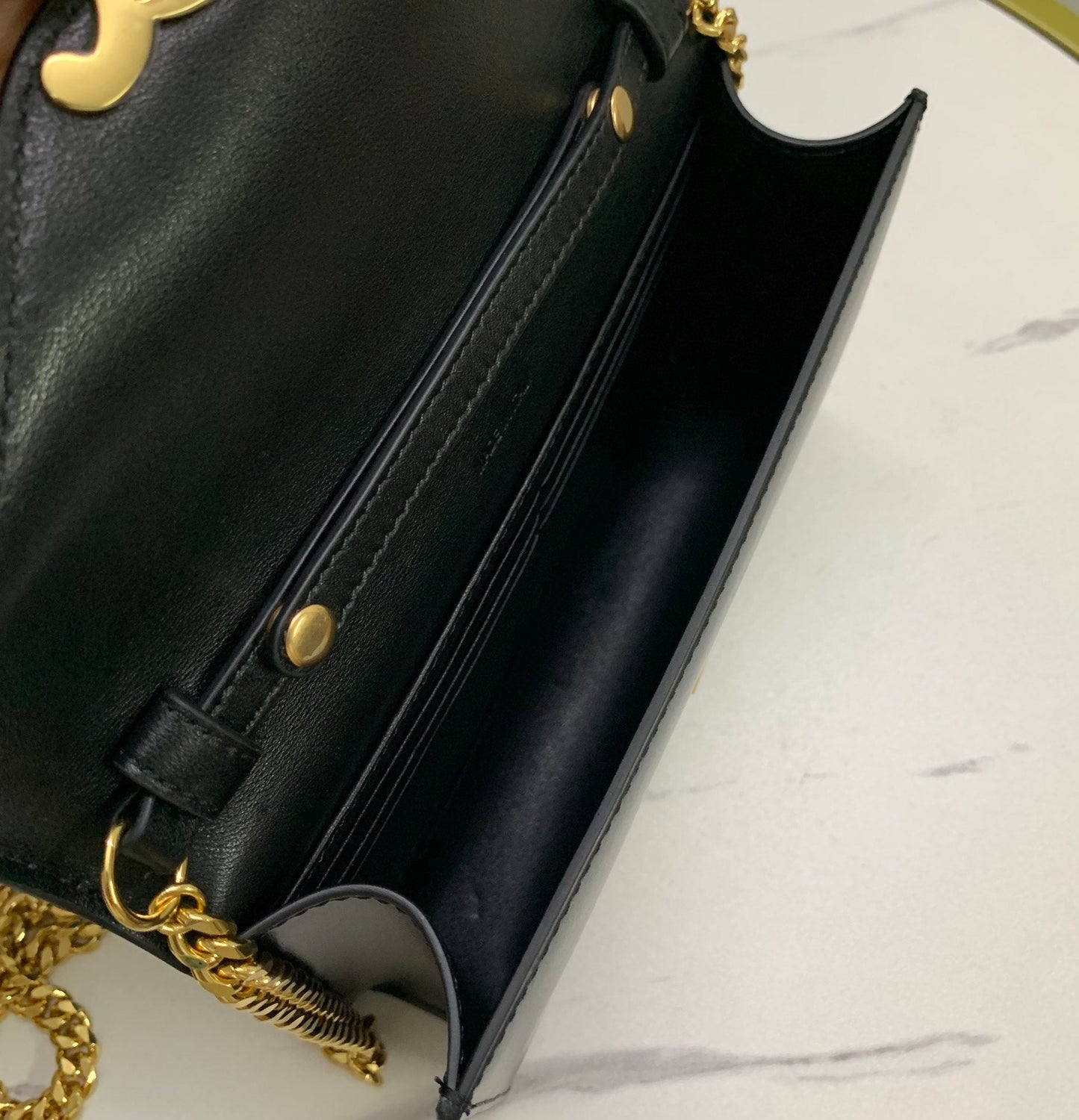 CELINE WALLET ON CHAIN MARGO 19 IN BLACK SMOOTH CALFSKIN GOLD HARDWARE