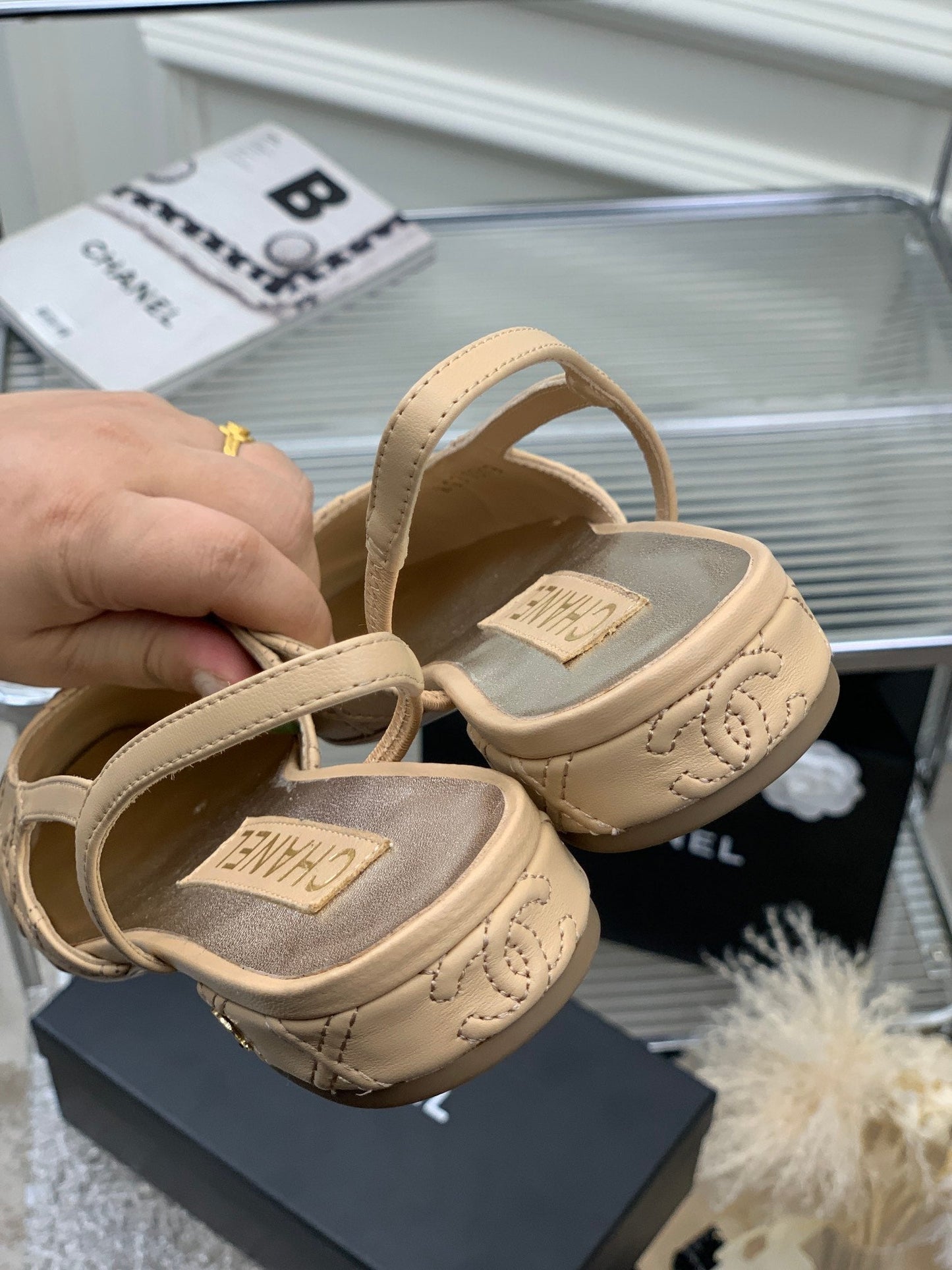 CHANEL SLINGBACKS 20 BEIGE CREAM MIX BLACK CALFSKIN