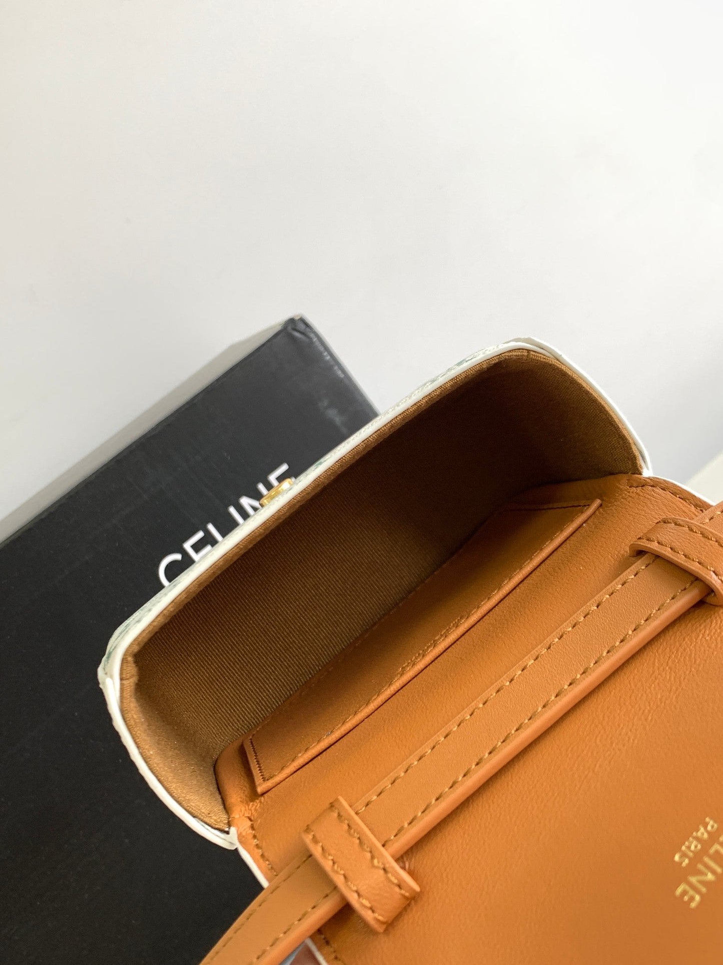 CELINE TRIPHOME 11 GREEN WHITE COWHIDE LEATHER