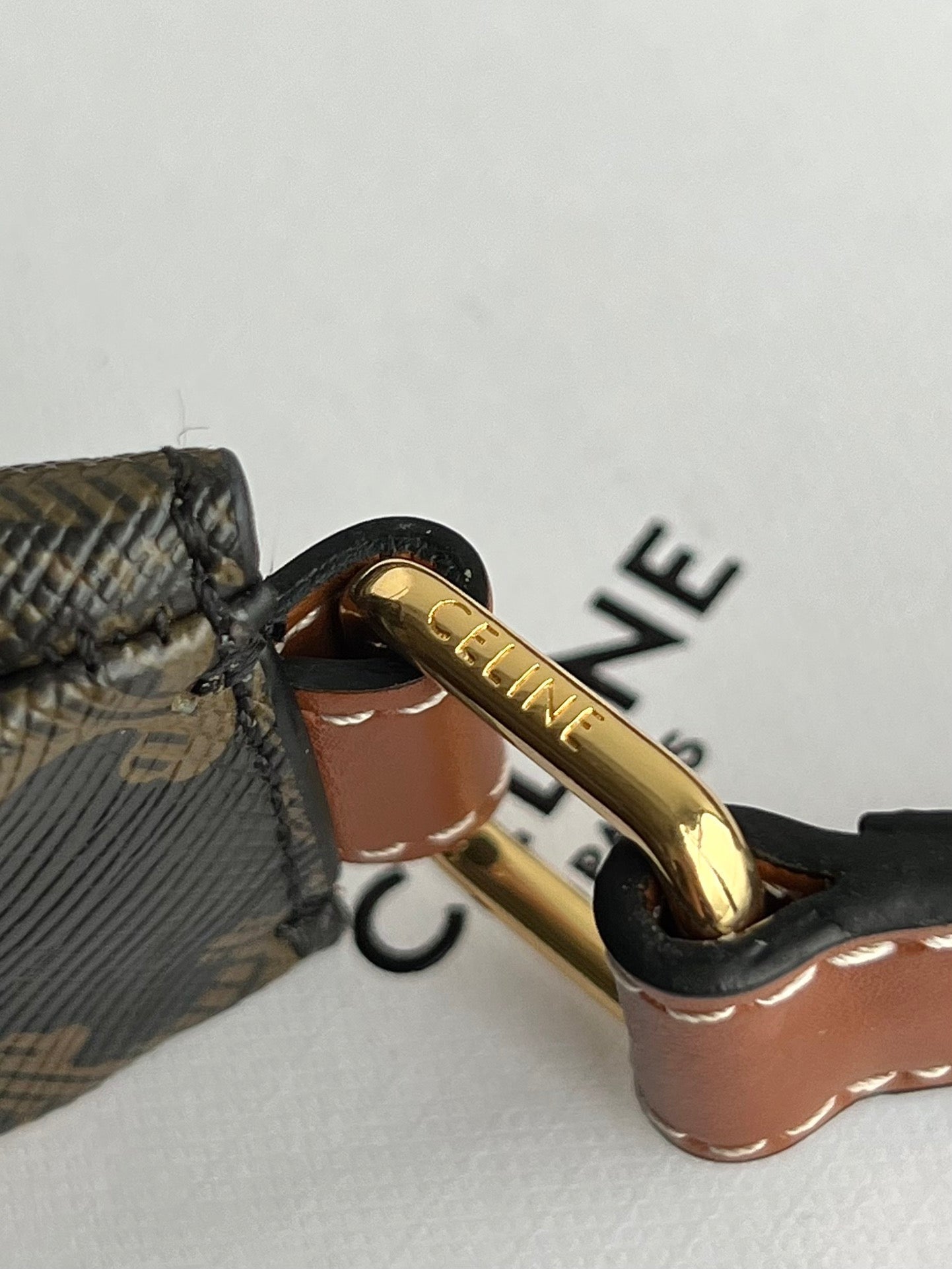 CELINE TRIPHOME 23 COWHIDE TAN CARO