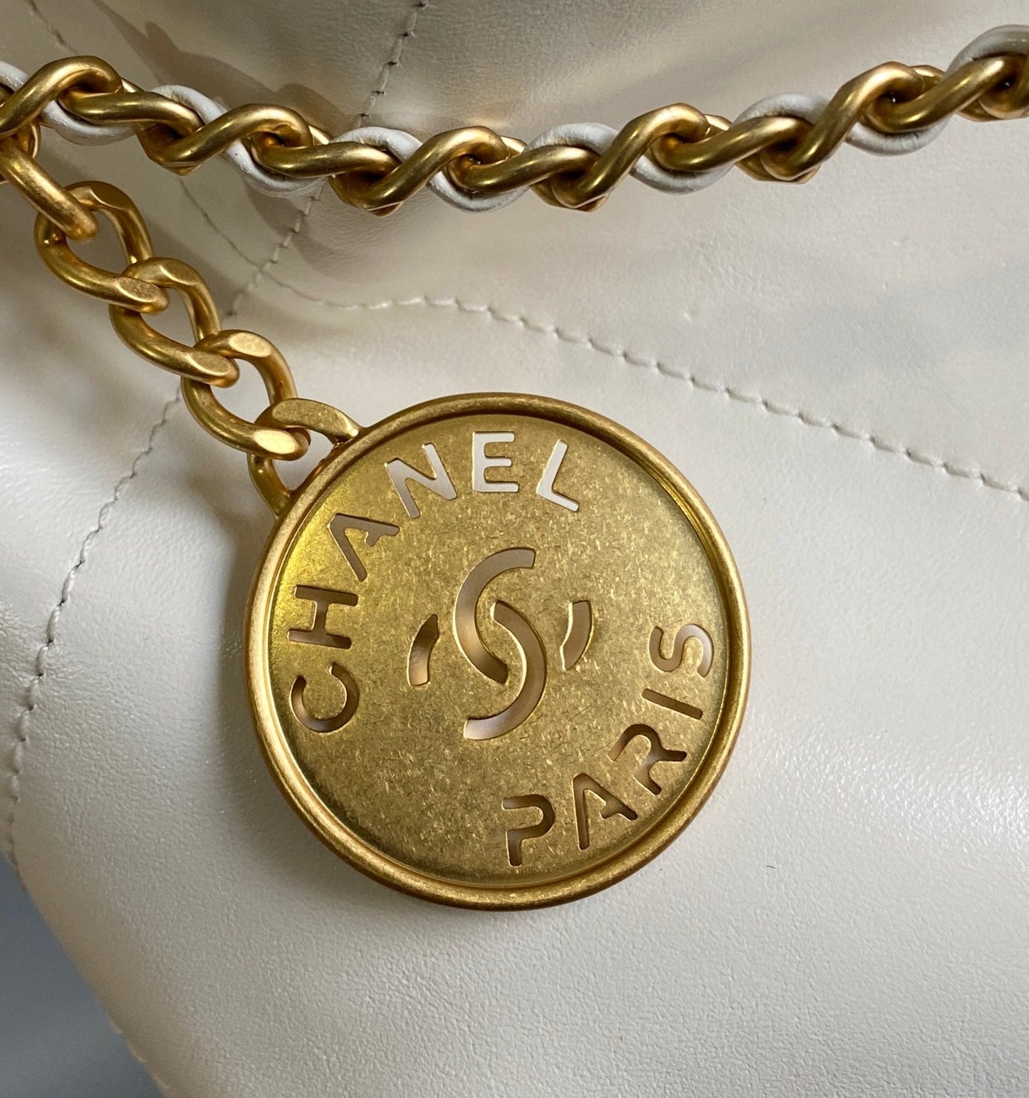 CHANEL HOBO MINI 20CM WHITE LAMBSKIN GHW