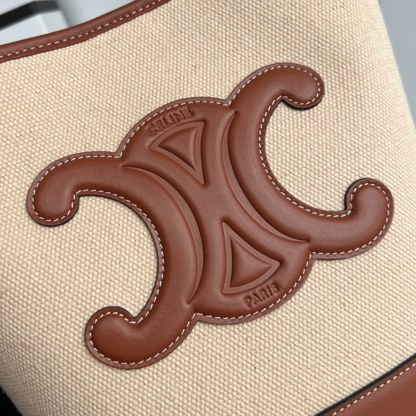 CELINE BUCKET CUIR TRIOMPHE 24 BEIGE BROWN CALFSKIN