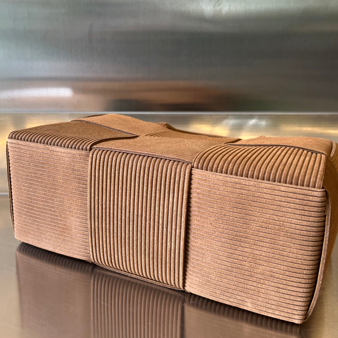 BOTTEGA VENETA SMALL 30 ARCO TOTE BAG JACOBEAN CALFSKIN