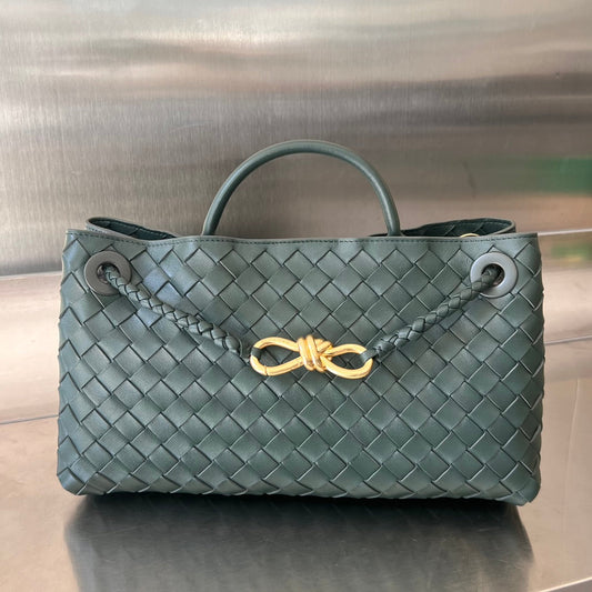 BOTTEGA VENETA SMALL ANDIAMO 29 IN DARK GREEN LAMBSKIN