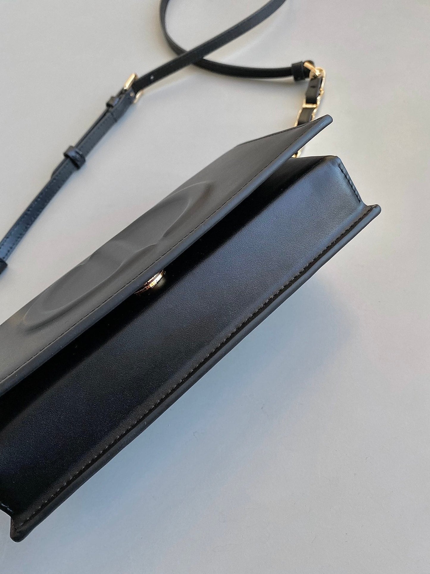 DIOR SIGNATURE CHAIN BAG 21 IN BLACK CALFSKIN
