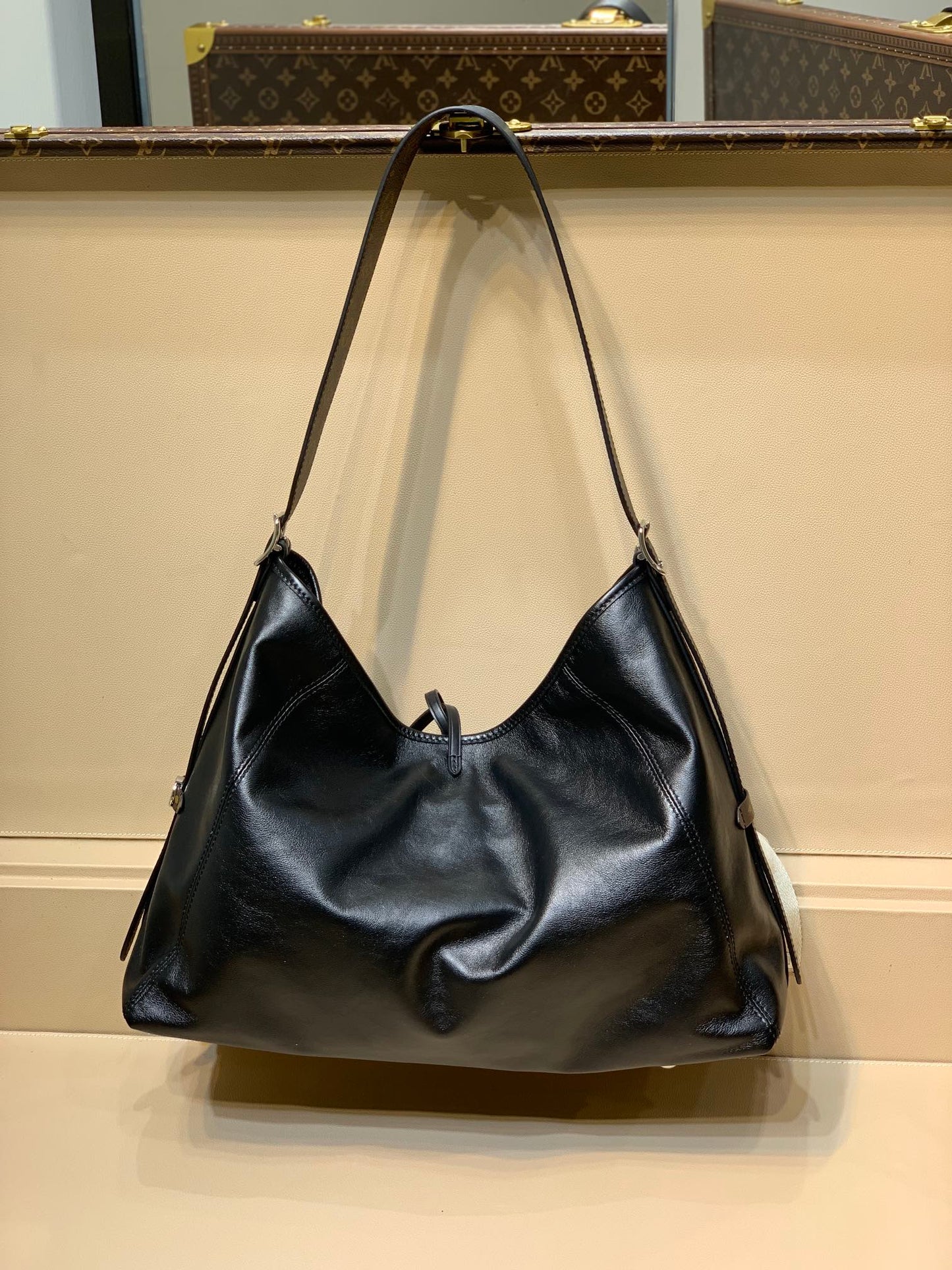 LOUIS VUITTON CARRYALL DARK 39 IN BLACK LAMBSKIN BROWN MONOGRAM TAG
