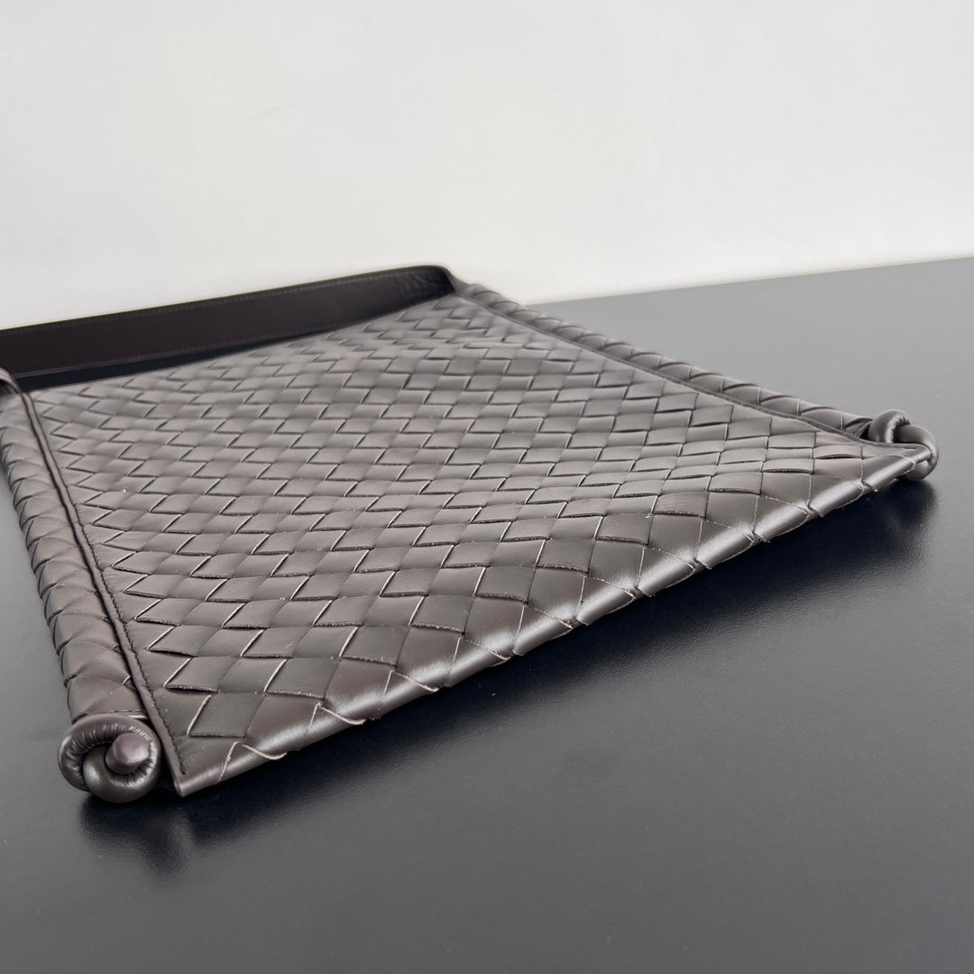 BOTTEGA VENETA LARGE 35 FLAT LOOP IN BLACK CALFSKIN