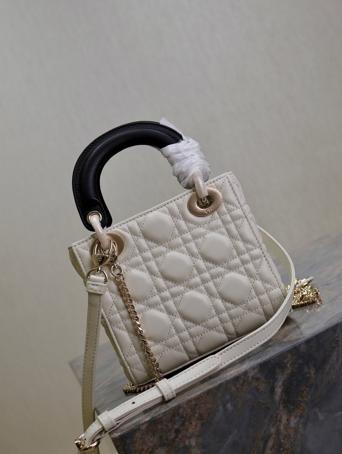 DIOR MINI LADY BAG 17 IN WHITE QUILTED MACROCANNAGE CALFSKIN BLACK STRAP