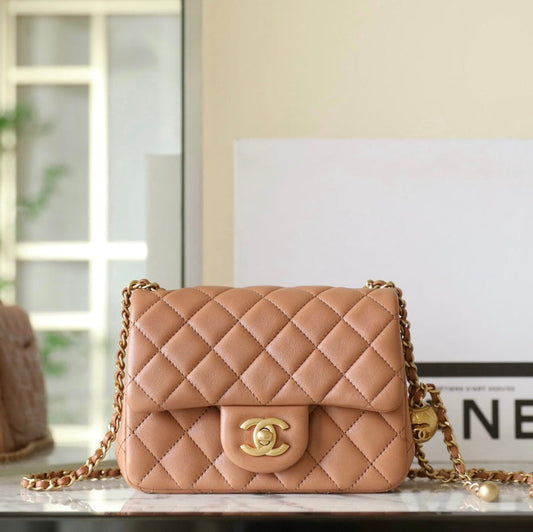 CHANEL 25S FLAP BAG 18 CM IN LIGHT BROWN LAMBSKIN WITH GOLD HARDWARE